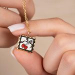 آویز طلا قاب گیلاس